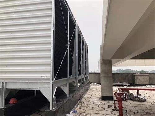 環境條件對逆流閉式冷卻塔傳熱的影響