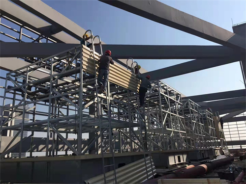 冷卻塔降溫效果取決于散熱片、風機風量(冷卻塔冬天蒸發量)