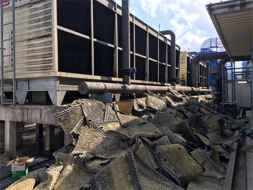 玻璃鋼冷卻塔為防止內(nèi)循環(huán)凍住都做了哪些措施(閉式